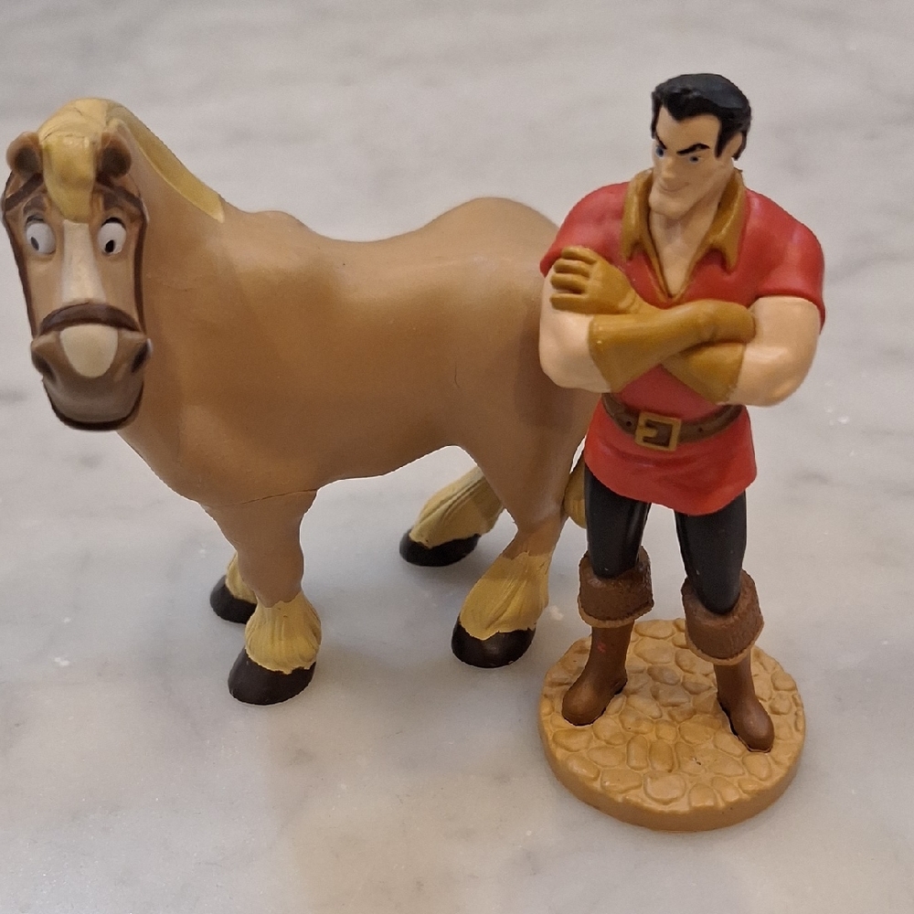 Disney Beauty and the Beast Gaston Action Figure with Horse Cake Topper Display‎